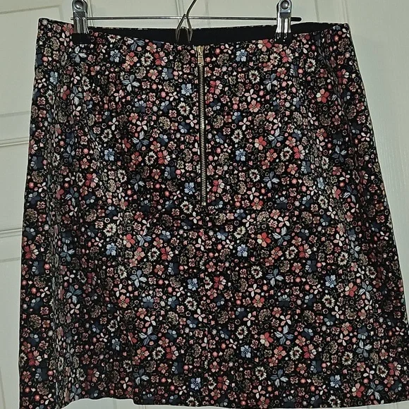 Floral Black Skirt - Picture 3 of 4